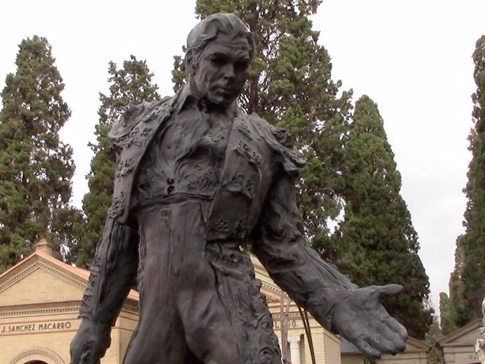 Archivo - El mausoleo de Paquirri en el cementerio de San Fernando, en Sevilla
