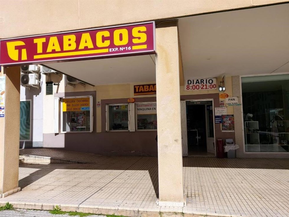 Despacho en el que se ha validado el boleto agraciado con El Millón en la Plaza de los Escritores, en Mérida.