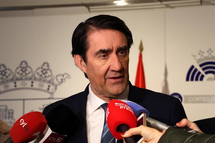 Archivo - El consejero de Medio Ambiente, Vivienda y Ordenación del Territorio, Juan Carlos Suárez-Quiñones.