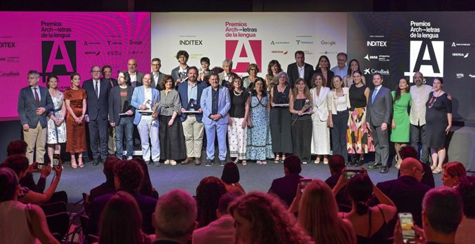 Los ganadores se han dado a conocer en una ceremonia de entrega en Casa América a la que han acudido una amplia representación de personalidades de la cultura, la política, la economía, la sociedad y la diplomacia.