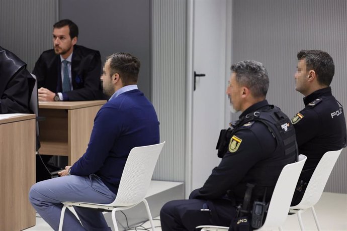 Archivo - El acusado de un atropello múltiple durante un juicio en la Audiencia Provincial de Logroño, a 26 de mayo de 2025, en Logroño