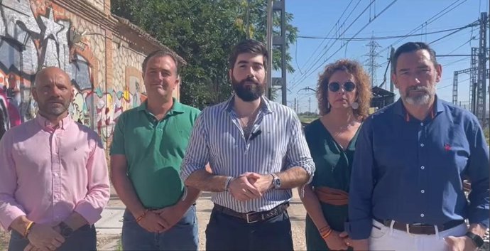 Vox exige explicaciones por las averías del tren.