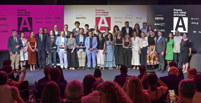 Los ganadores se han dado a conocer en una ceremonia de entrega en Casa América a la que han acudido una amplia representación de personalidades de la cultura, la política, la economía, la sociedad y la diplomacia.