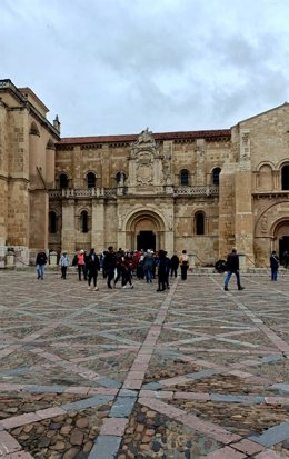 Fachada de la Real Colegiata de San Isidoro de León.