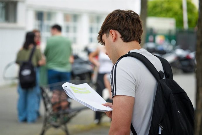Imágenes de la primera jornada de la Prueba de Acceso a la Universidad en Andalucía en la Facultad de Medicina.