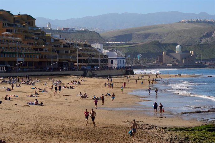 Archivo - Playa de Las Canteras de Las Palmas de Gran Canaria