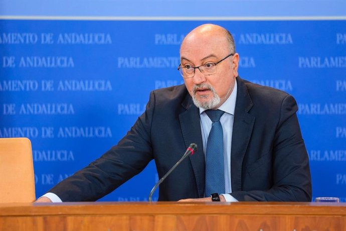 Archivo - El portavoz adjunto de Vox en el Parlamento, Ricardo López Olea
