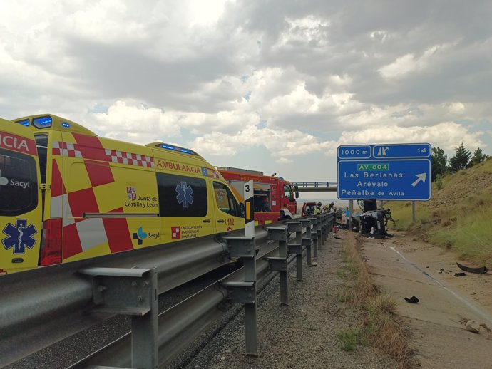 Accidente en la A-50 en Peñalba de Ávila.