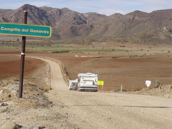 Archivo - Acceso a las playas y calas a Poniente de San José, en Cabo de Gata (Almería). 