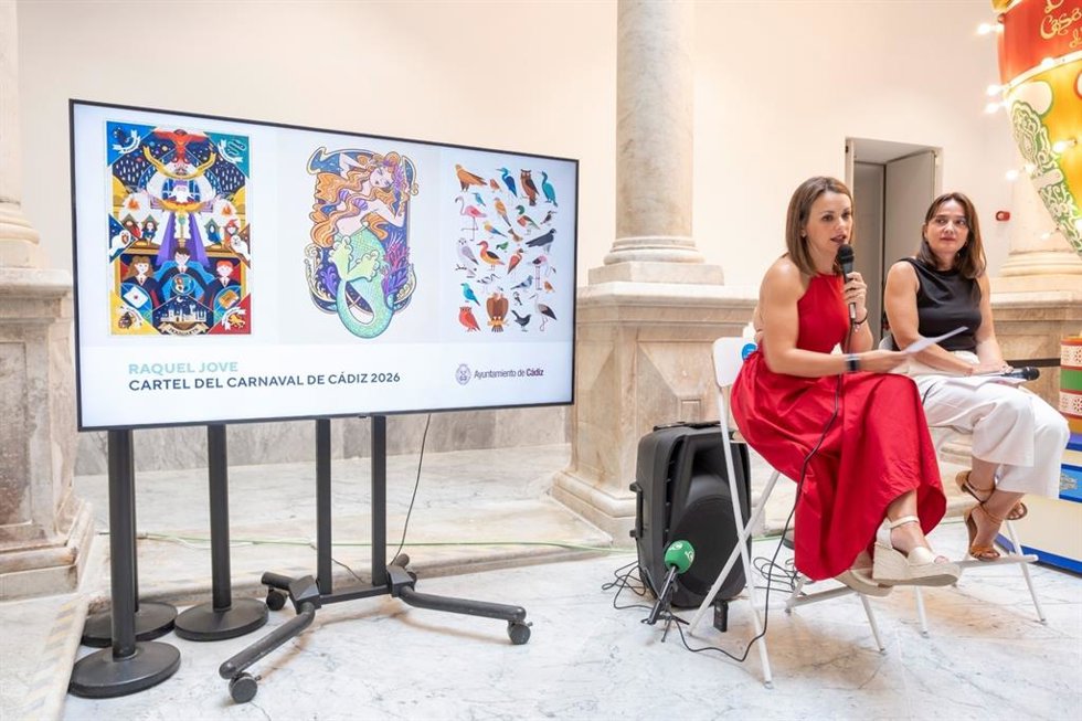 Beatriz Gandullo en la presentación de Raquel Jove como cartelista del Carnaval 2026.