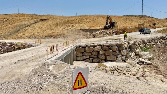 Trabajos en el camino rural La Joya de Antequera