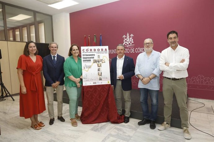 Presentación del III Encuentro Empresarial Cofrade del Instituto Municipal de Desarrollo Económico y Empleo de Córdoba (Imdeec), que dará el pistoletazo de salida a la primera edición de la Feria Cofrade de España e Iberoamérica, del 3 al 5 de octubre.