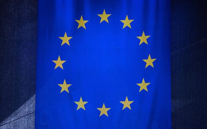 Archivo - FILED - 09 May 2024, Hesse, Frankfurt_Main: The European flag is seen on the stage at the Europe Festival. Photo: Boris Roessler/dpa