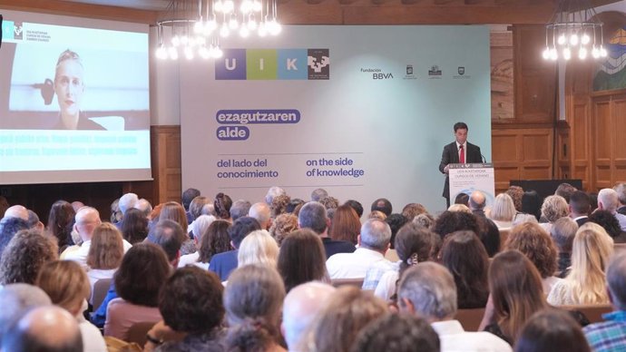 El Lehendakari, Imanol Pradales, inaugura en San Sebastián la 44 edición de los Cursos de Verano de la Universidad del País Vasco (EHU)