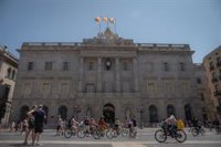 Junts, BComú, ERC y PP urgen al gobierno de Collboni a comparecer por la muerte de la limpiadora