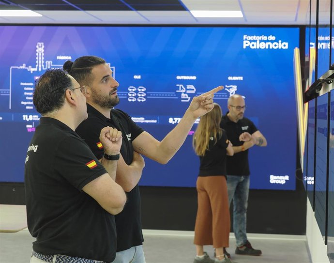 Renault Group impulsa su plantas con Inteligencia Artificial (IA) , tecnologías del metaverso industrial y un sistema de visualización de datos en tiempo real