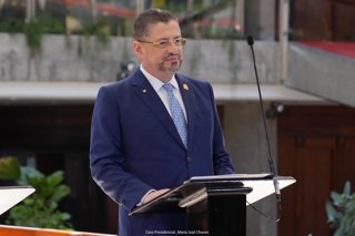 Archivo - March 12, 2025: Rodrigo Chaves en conferencia en la Casa Presidencial.