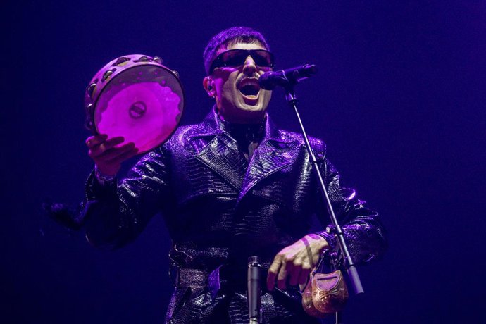 Archivo - El artista, Rodrigo Cuevas, durante su concierto en el Movistar Arena, a 25 de enero de 2025, en Madrid (España). 