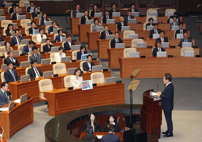 El presidente de Corea del Sur, Lee Jae Myung, da un discurso ante el Parlamento en Seúl (archivo)