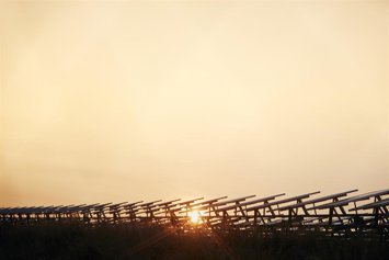 Archivo - El parque solar de Vilardevósen Vilardevós, Ourense, Galicia (España).
