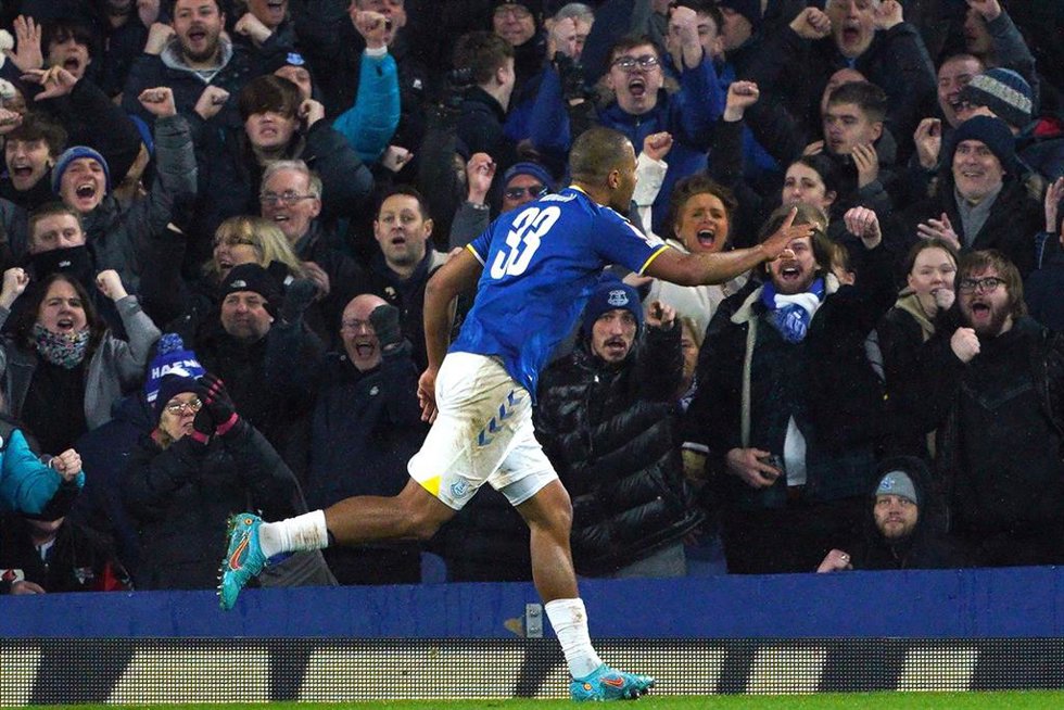 Archivo - Salomón Rondón celebra un gol con el Everton FC inglés