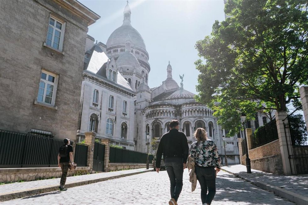 Archivo - Viajeros en Montmatre (París).
