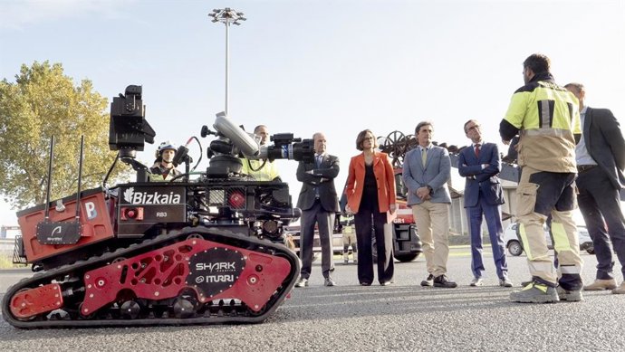 Bizkaiko Aldundiko eta Bilboko Portuko Agintaritzako arduradunak