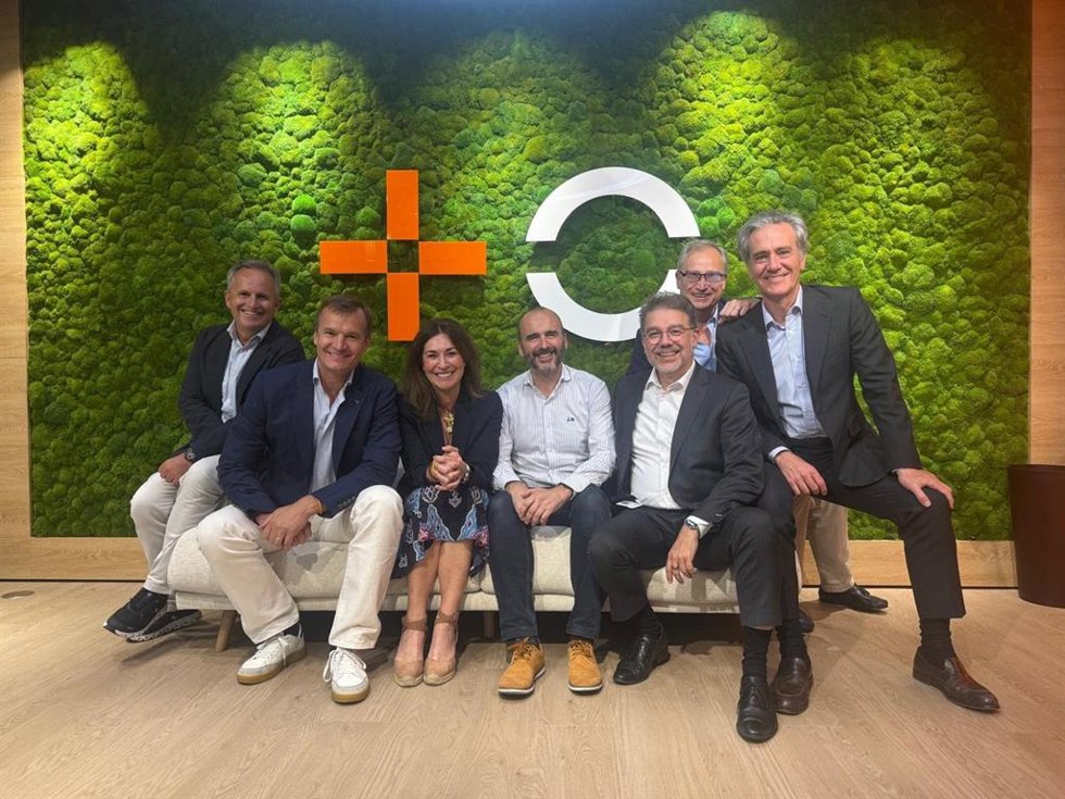 Archivo - De izquierda a derecha: Jacobo Gálvez, Meinrad Spenger, Luz Usamentiaga, Daniel Morales, Ludovic Pech, Borja Aizpurúa e Ignacio de Orúe
