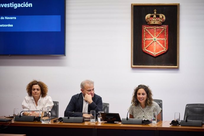 Imagen de la comisión de investigación del Parlamento de Navarra que revisará las adjudicaciones de obras llevadas a cabo por el Gobierno foral en las últimas cuatro legislaturas
