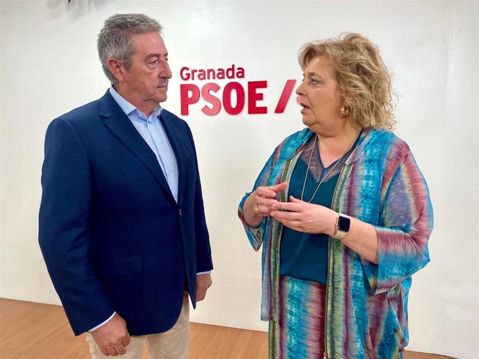 Los diputados provinciales del PSOE en Granada Manuel Martínez y Fátima Gómez