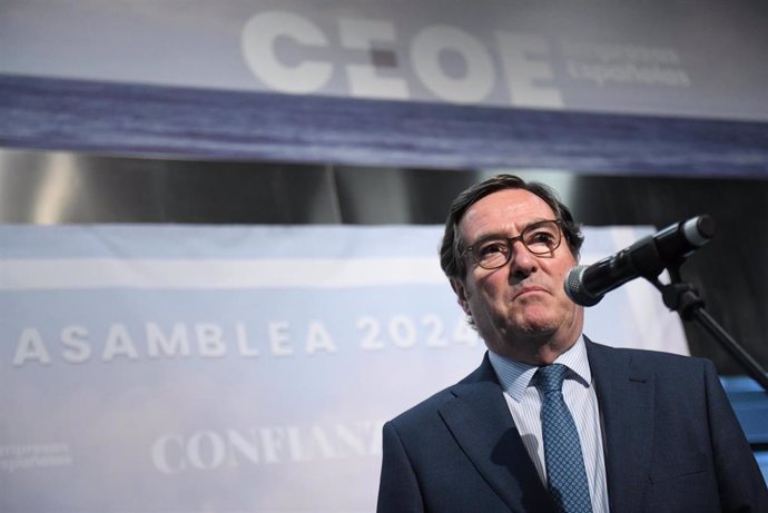 Archivo - El presidente de la CEOE, Antonio Garamendi.