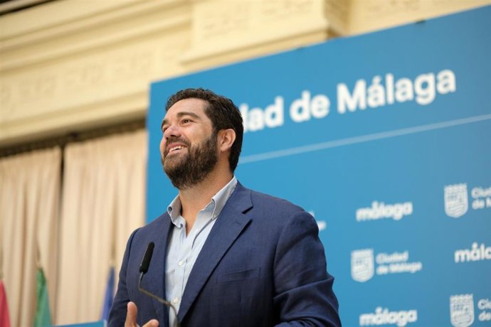 El concejal de Deporte, Borja Vivas, en rueda de prensa