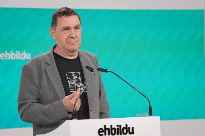 O coordenador geral do EH Bildu, Arnaldo Otegi, durante uma coletiva de imprensa em San Sebastián.