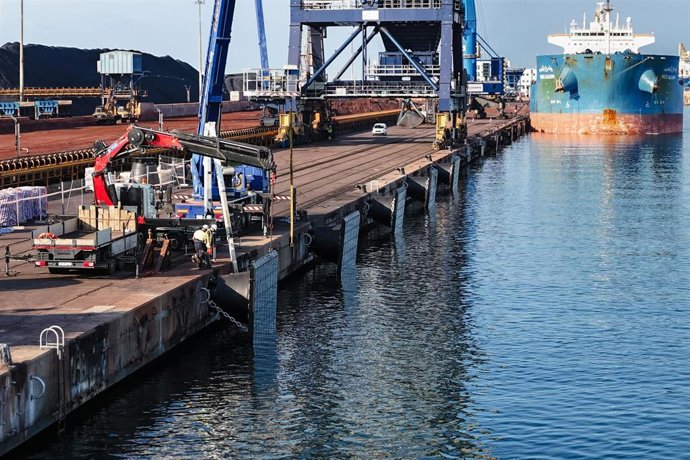 Defensas del Moll de Catalunya en el Port de Tarragona.