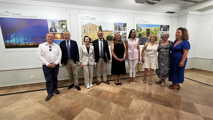 Foto de familia de las delegaciones de Francia y España.