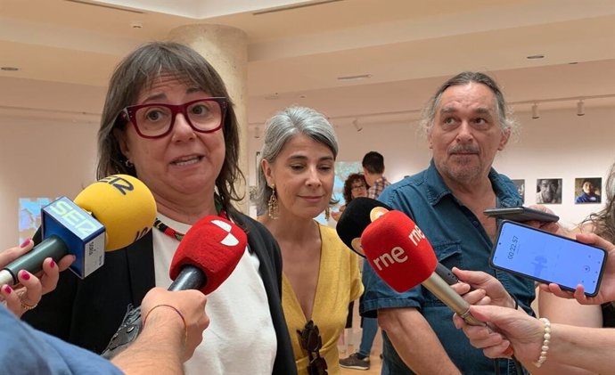 Gonzalo, Carabias y Català en la inauguración de la exposición en Soria,