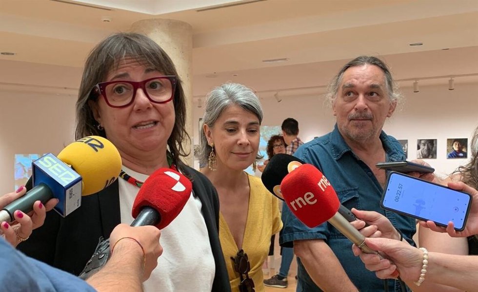 Gonzalo, Carabias y Catal en la inauguración de la exposición en Soria,