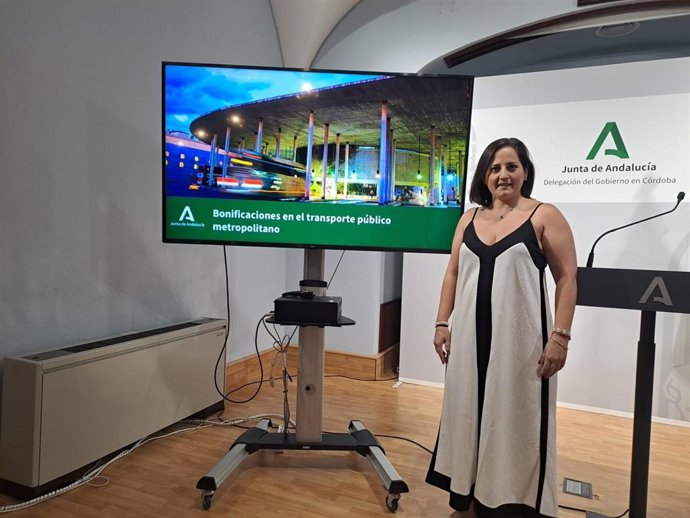 La delegada de Fomento, Articulación del Territorio y Vivienda de la Junta de Andalucía en Córdoba, Carmen Granados.