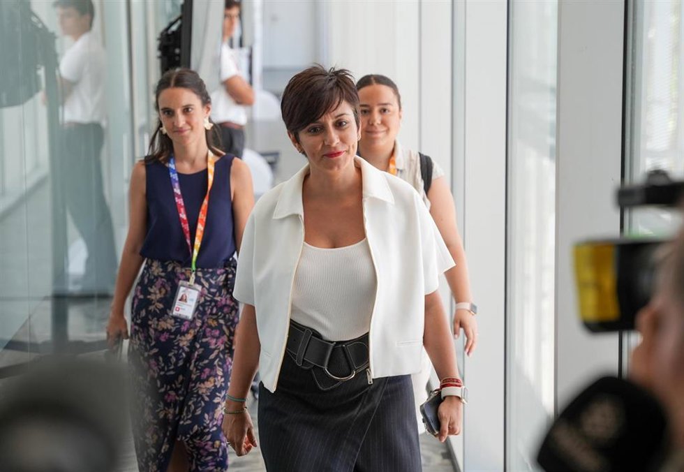 La ministra de Vivienda y Agenda Urbana, Isabel Rodríguez, atiende a los medios tras clausurar el evento 'Financiando nuestro futuro urbano' en el marco de la Cumbre de la ONU.