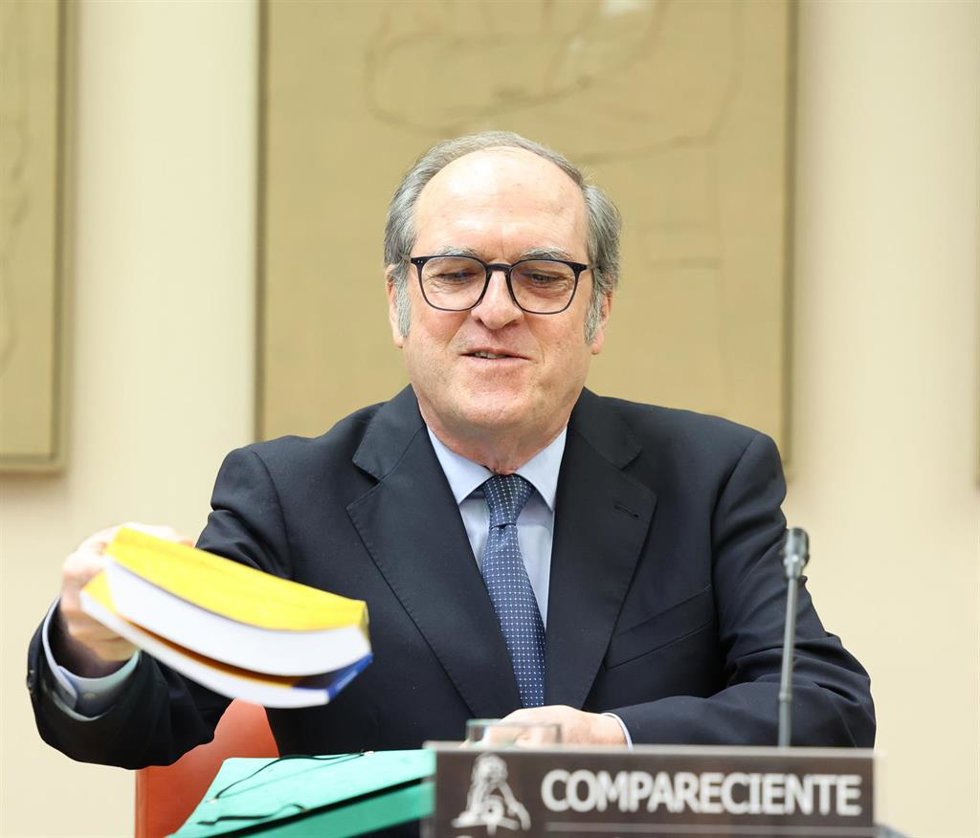 Archivo - El Defensor del Pueblo, Ángel Gabilondo, durante su comparecencia en la Comisión Mixta de Relaciones con el Defensor del Pueblo, en el Congreso de los Diputados, a 27 de mayo de 2025, en Madrid (España). Gabilondo ha presentado el Informe Anua