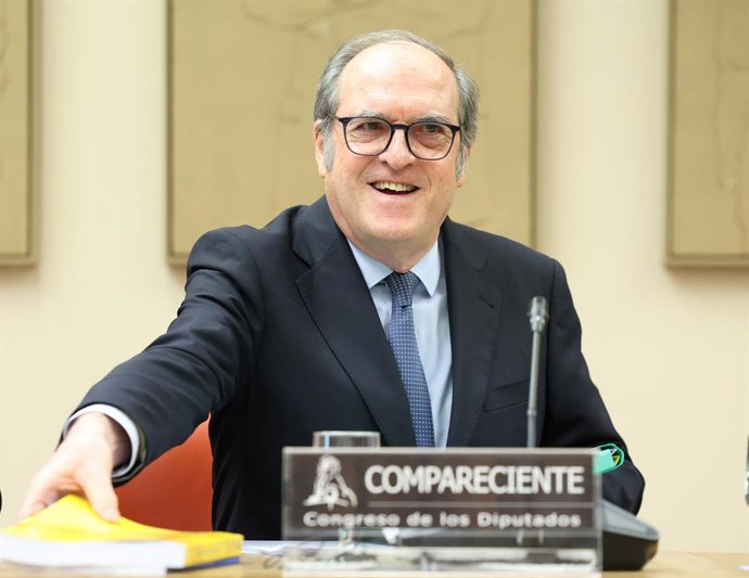 Archivo - El Defensor del Pueblo, Ángel Gabilondo, durante su comparecencia en la Comisión Mixta de Relaciones con el Defensor del Pueblo, en el Congreso de los Diputados, a 27 de mayo de 2025, en Madrid (España). Gabilondo ha presentado el Informe Anual 