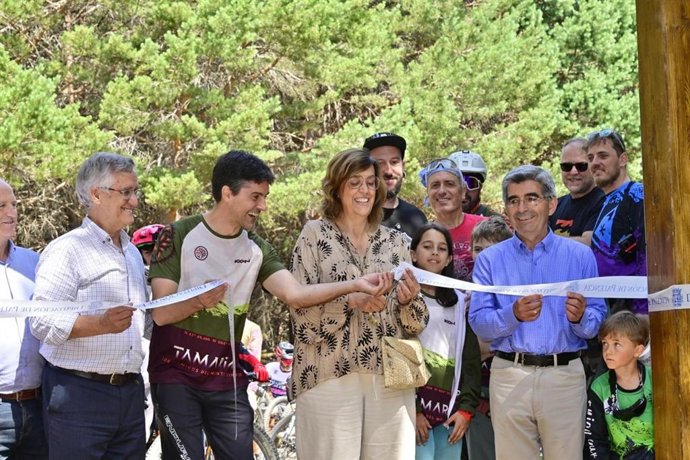 Inauguración de los nuevos senderos y rutas de bicicleta en la montaña palentina.
