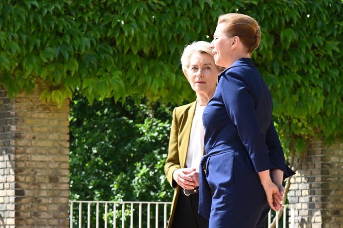 03 July 2025, Denmark, Aarhus: Ursula von der Leyen (L), President of the European Commission, and Mette Frederiksen, Prime Minister of Denmark, walk side by side in front of the university. Denmark kicks off its six-month EU Council Presidency with a fes