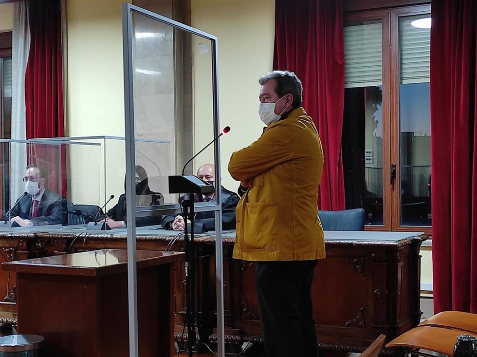 Archivo - Juan Fernández durante la lectura del veredicto del jurado que le declaró culpable en la Audiencia de Jaén en marzo de 2022