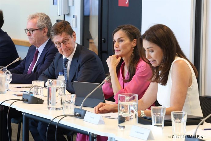 La Reina Letizia defiende el cine como herramienta educativa para prevenir ciberviolencias en adolescentes