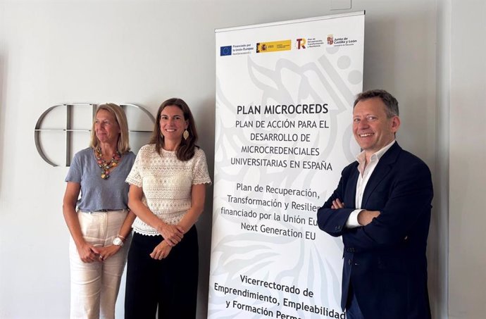Representantes de la Universidad de León (ULE) y la Federación Leonesa de Empresarios (FELE) tras la reunión mantenida.