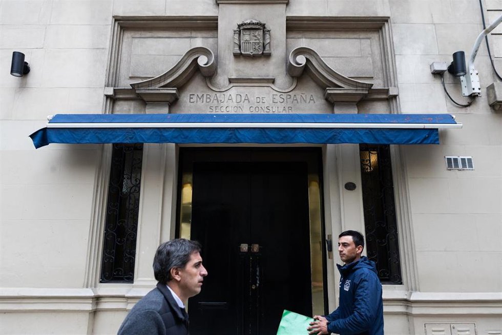Archivo - Fachada del Consulado de España, a 21 de mayo de 2024, en Buenos Aires (Argentina). 