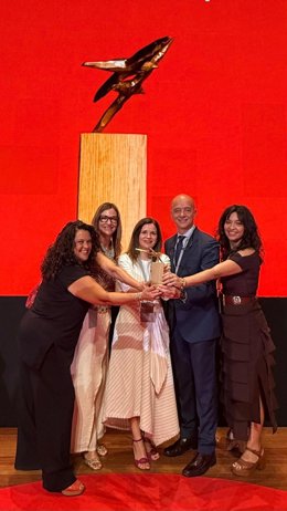 El calendario 'Vida por delante' del Hospital Reina Sofía recibe el primer Premio Afectivo Efectivo.