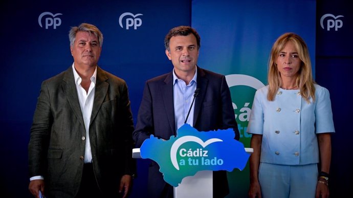 El presidente del PP de Cádiz, Bruno García, en rueda de prensa.