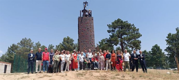 La Fundación Kerbest inaugura en Ávila la primera tirolina accesible de España.